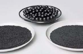 Yüksek Verimli Öğütme için Çok Yönlü Korozyon Direnci, Olağanüstü Aşınma Direnci ve Aşırı Sıcaklık Kararlılığına Sahip SSiC Bilyalı Değirmen